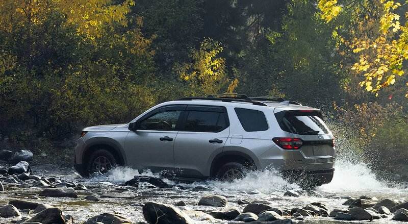 Brad Deery Honda - Luxury and Comfort | Inside the 2025 Honda Pilot near North Liberty IA